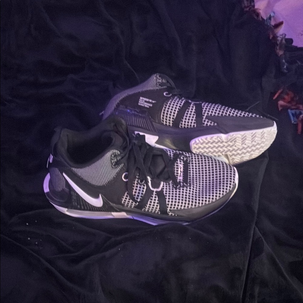Nike Black and White Men's Sneakers